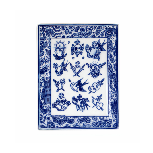 Royal Delft Schiffmacher Applique Old School Collection — Delfts blauw wandbord met liefdestattoeage motief