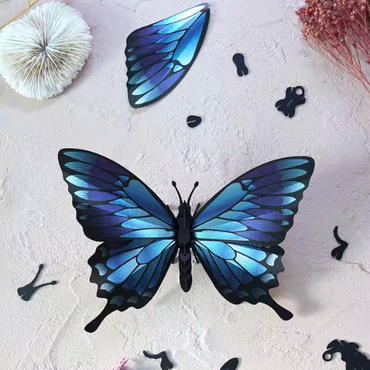 DIY-Dekoration „Blue Mountain Butterfly“ zusammenbauen