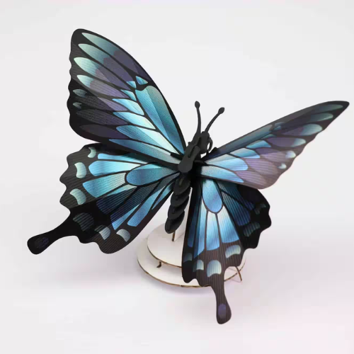 DIY-Dekoration „Blue Mountain Butterfly“ zusammenbauen