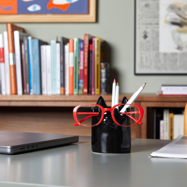 Balvi Pennebak en brilhouder Nosy budy Cat zwart sfeer