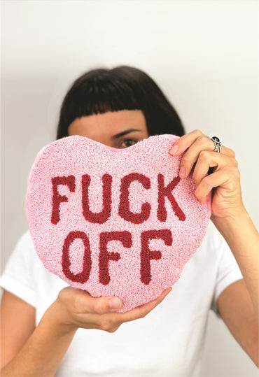 Bitten Huggable Fuck Off hart warmtekussen roze sfeer