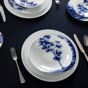 Gedekte-tafel-met-diepe-borden-soepborden-Royal-Delft-Dutch-Dawn