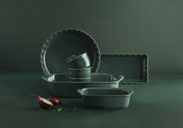 Rechteckige E-Box im Maßstab 1:18 von Emile Henry – 300 x 190 mm – Cèdre