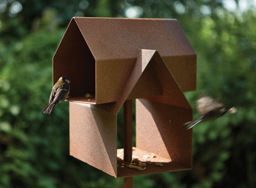 Frederik Roije Size Matters vogelvoederhuis sfeer detail