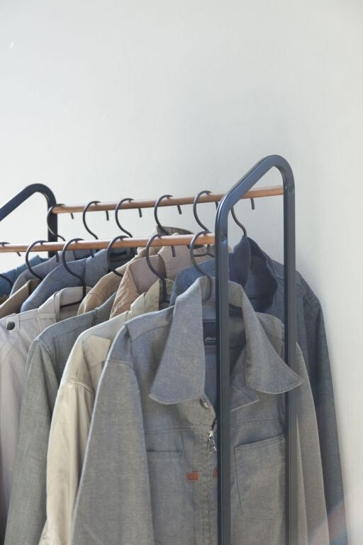 Yamazaki Garderobenständer - Tower - schwarz