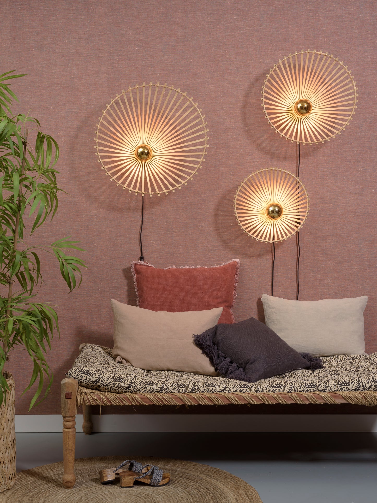 Bromo bamboo wall lamp, asymmetrical, diameter 60x13cm, natural, L
