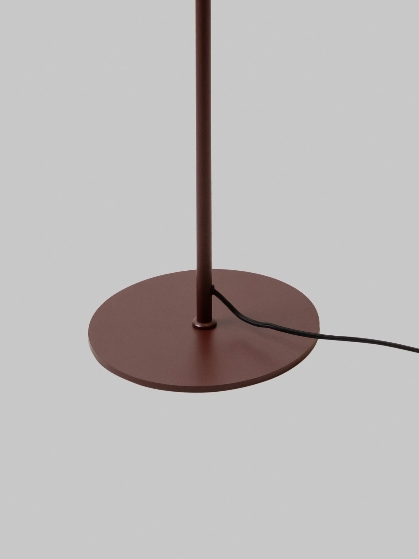 it's about RoMi Vloerlamp Bilbao. burgundy