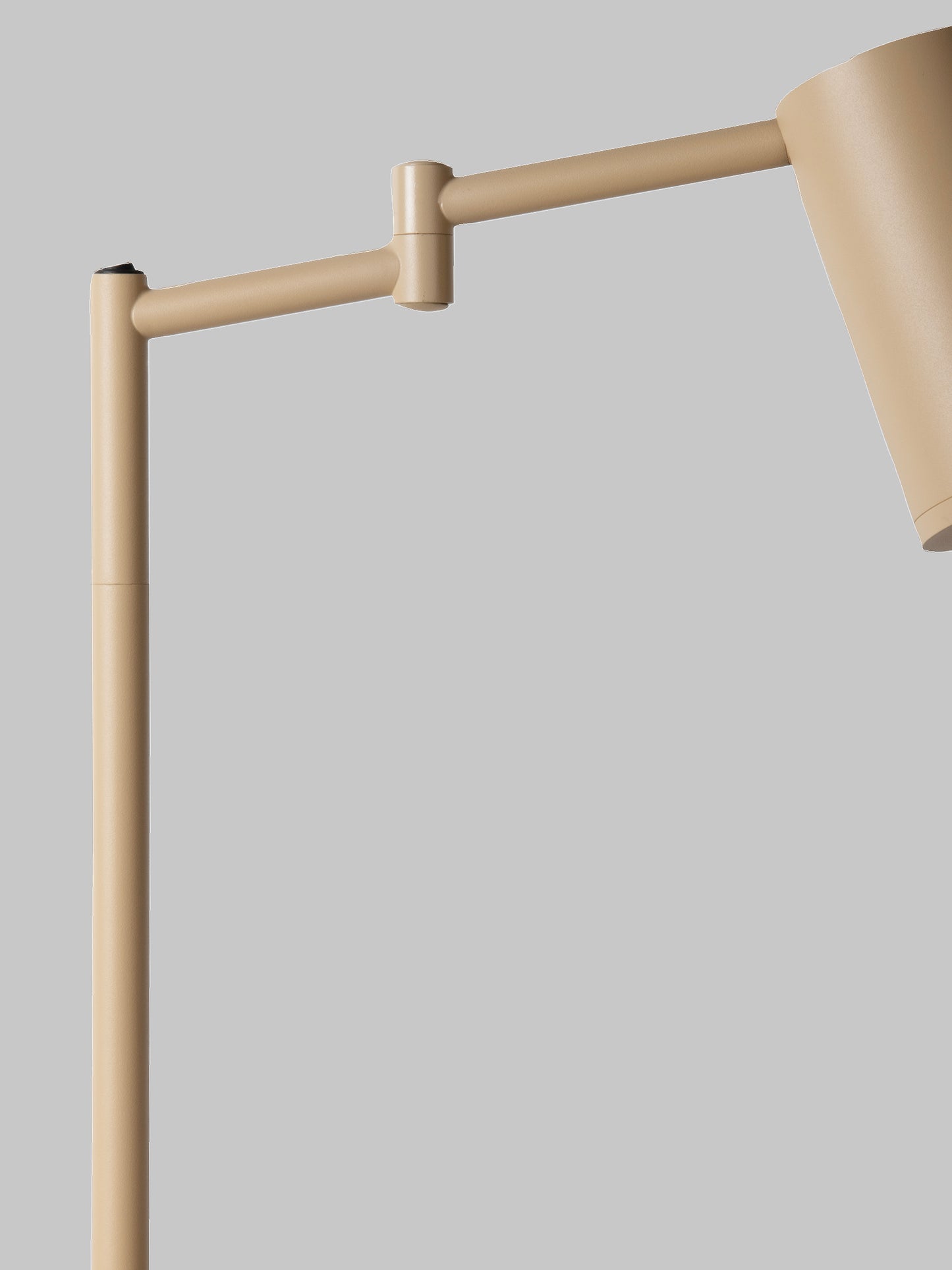 Es handelt sich um die Tischlampe RoMi Bilbao. Beige