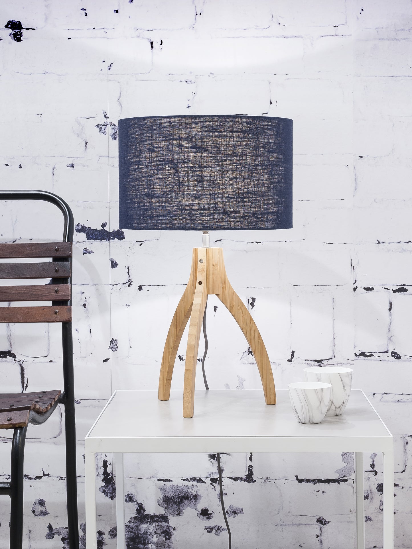 Good&Mojo Tischleuchte Bambus 3-Bein Annapurna H.54cm/Schirm 32x20cm, Leinen Blue Denim