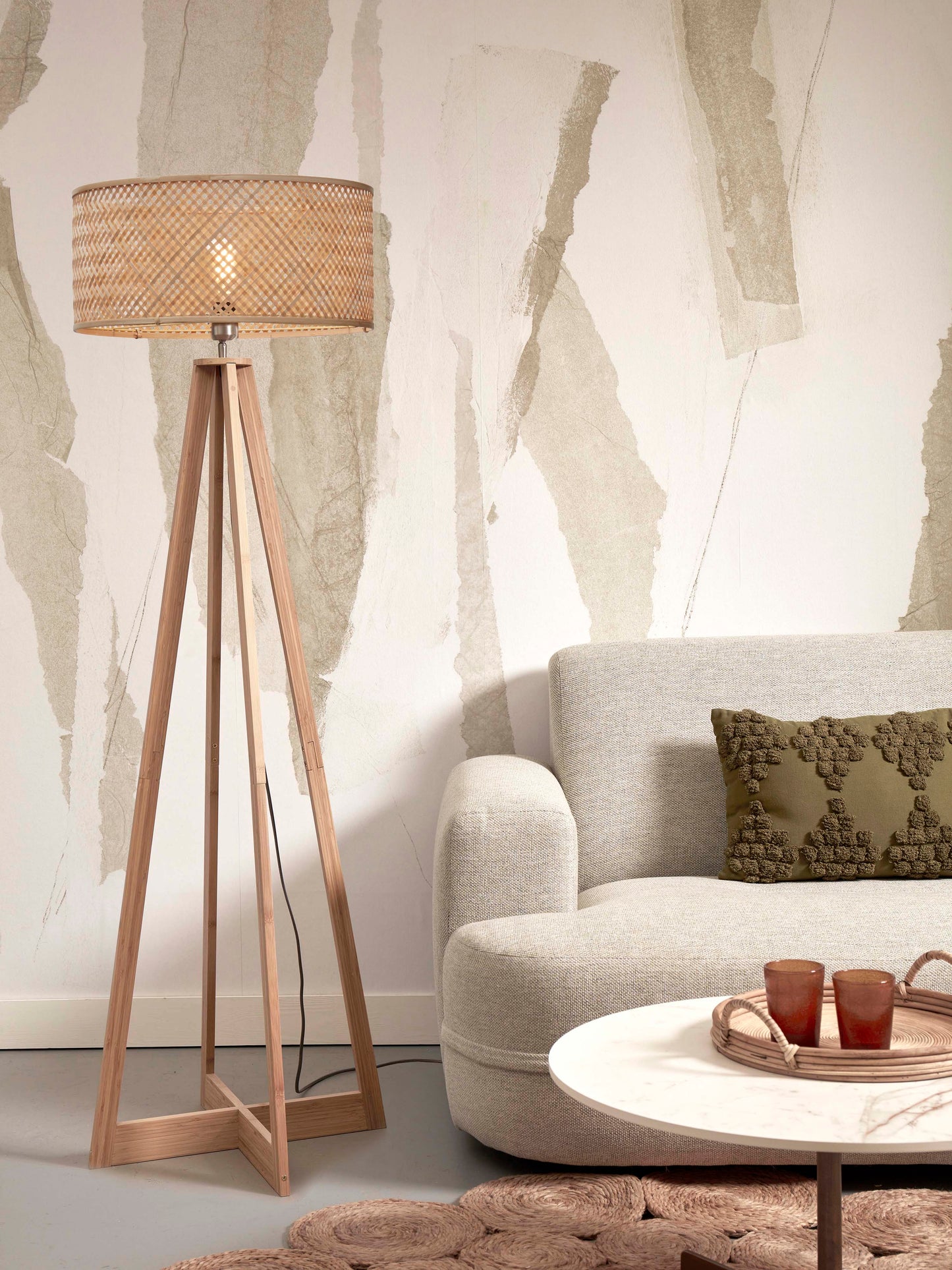 Good&Mojo Java floor lamp, 4 legs, natural bamboo, height 145cm/shade diameter 50x22cm.
