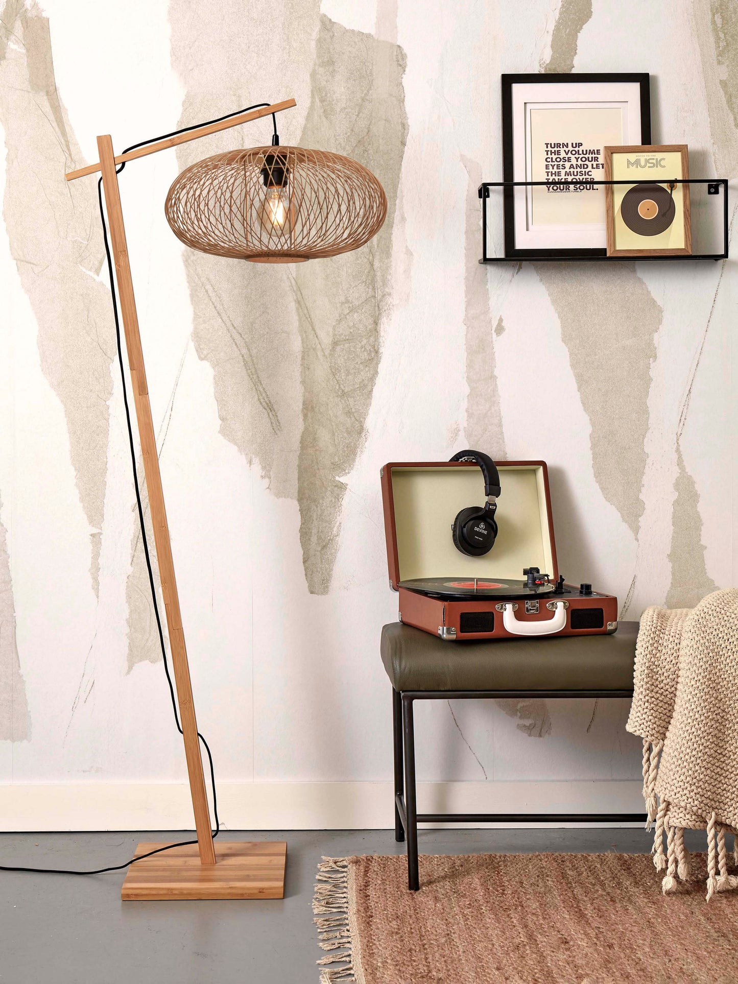 Good&Mojo Cango S bamboo floor lamp, height 150cm/shade diameter 40x20cm.