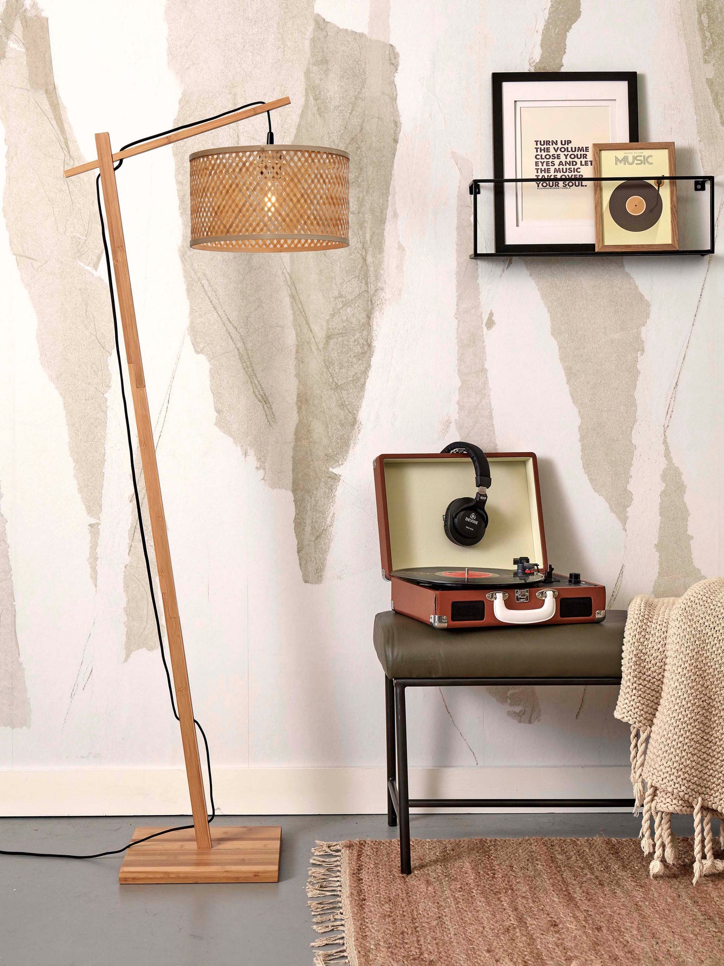 Good&Mojo Stehleuchte Java S Bambus nat. H.150cm/Haube Durchmesser 32xH.18cm. nass.