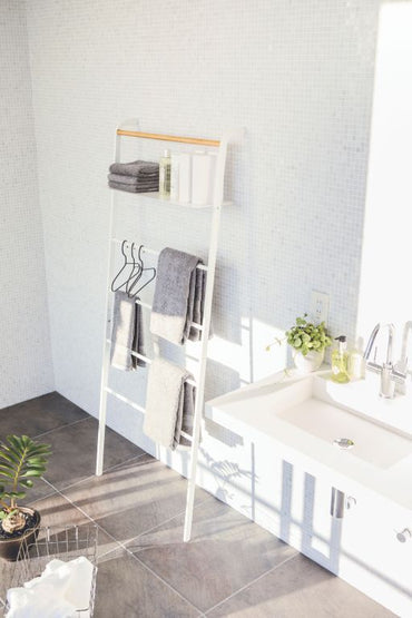 Yamazaki Ladder Hanger Wide with Rack - Tower - White sfeer