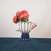 Housevitamin - Bloemvaas Zwemmende Vis- Dolomiet - Blauw/ Wit/Roze - 21x13.5x18cm