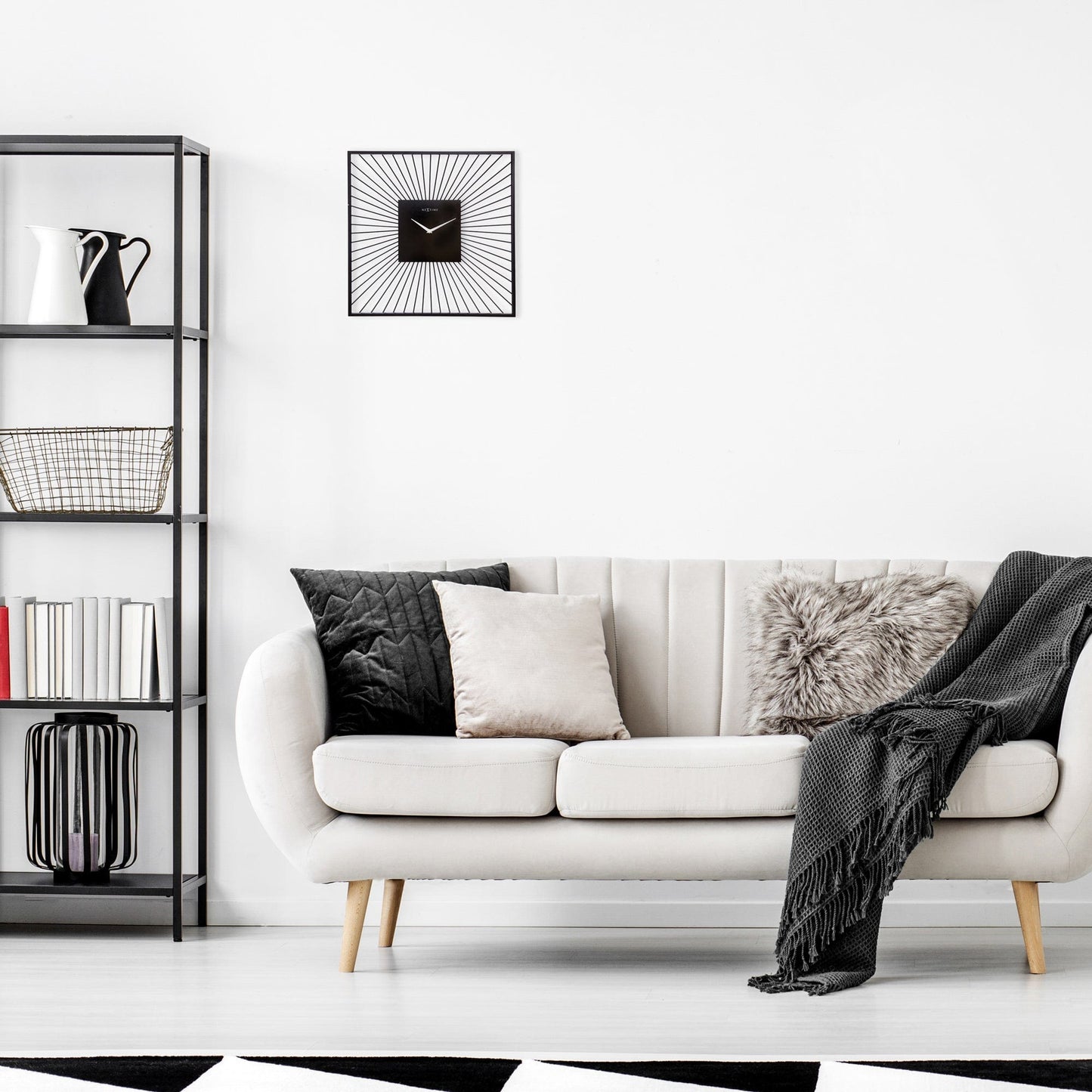 NeXtime Wanduhr 45x45x15cm - Geräuschlos - Schwarz - Metall - "Vasco Square"