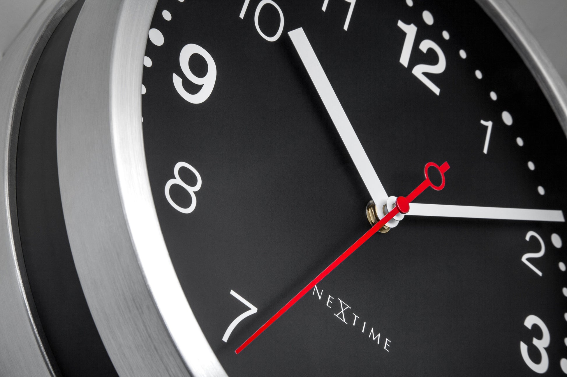 Wandklok 32,3 x 28 x 10 cm - stil - wit & zwart - aluminium - NeXtime 'Double'