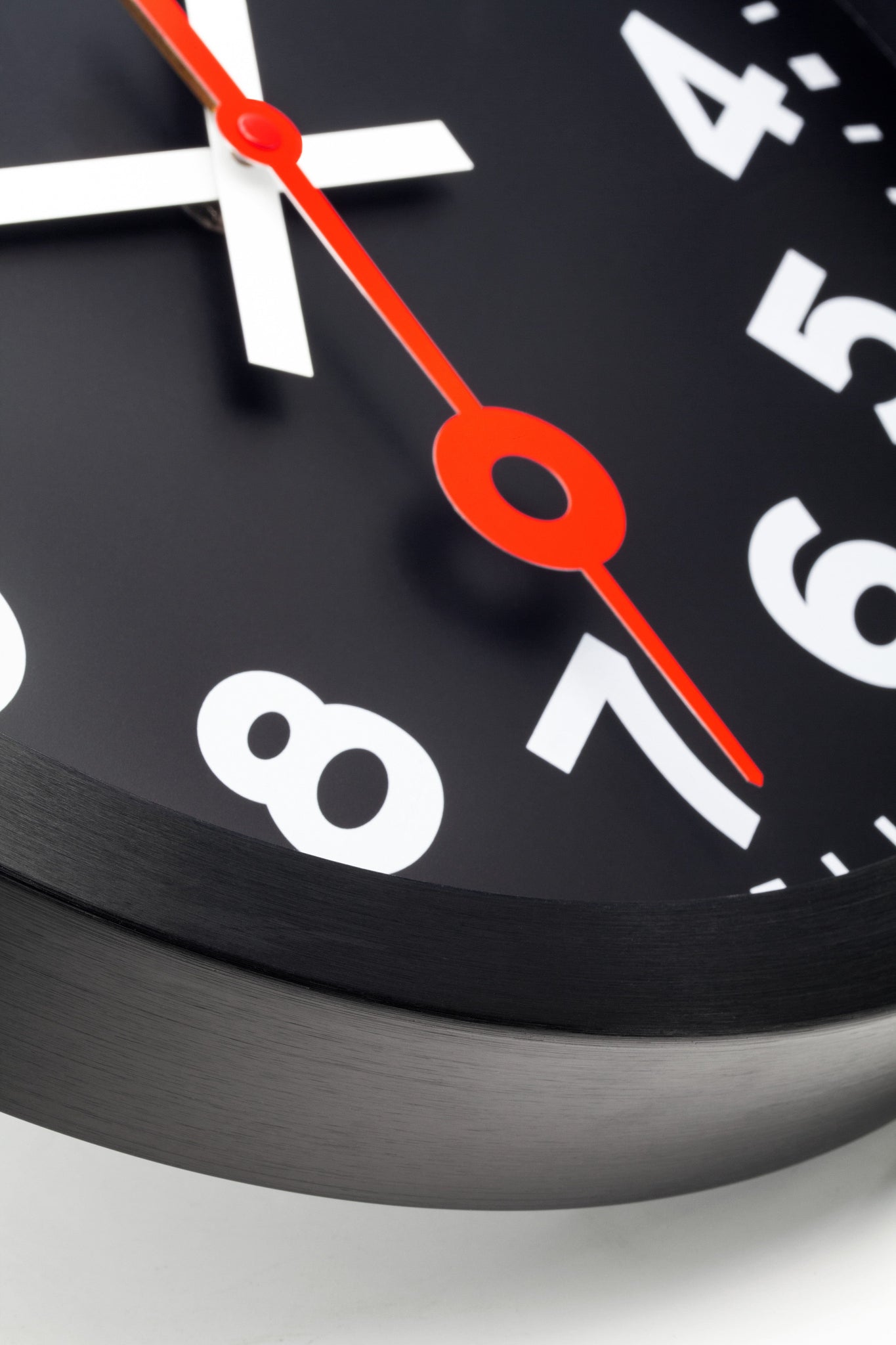 Wandklok 35 cm-Geruisloos-Zwart-Geanodiseerd aluminium-NeXtime 'Station All Black'