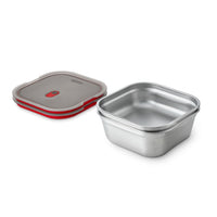 Black+Blum quadratische Lebensmittelbox aus Stahl – Meal Prep – 195 x 189 x 77 mm – Grau/Rot