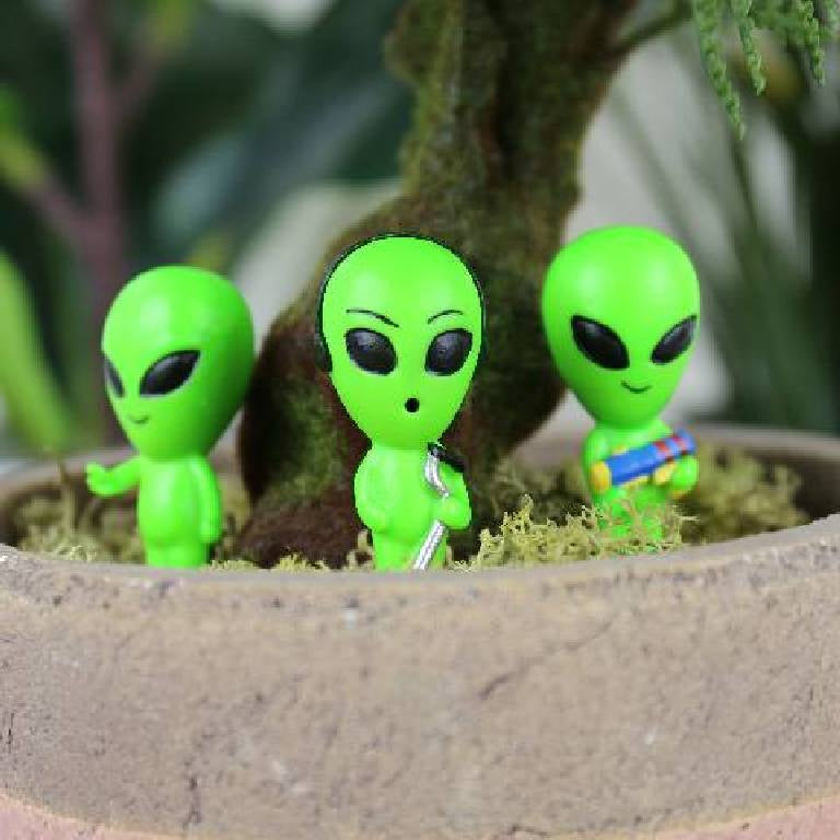 Gift Republic Plant Pot Decoration - Alien