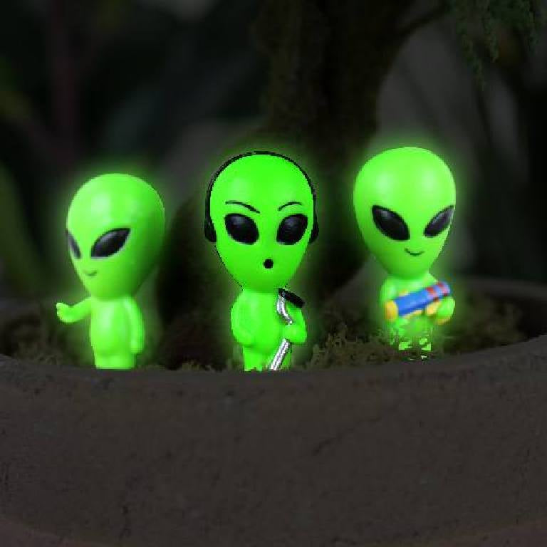 Gift Republic Plant Pot Decoration - Alien