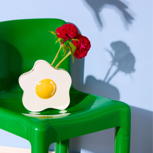 Handbeschilderde vaas in vorm van sunny side up ei – Fluid Market