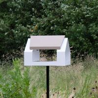 Heeej the Barn vogelhuis wit-zand in tuin