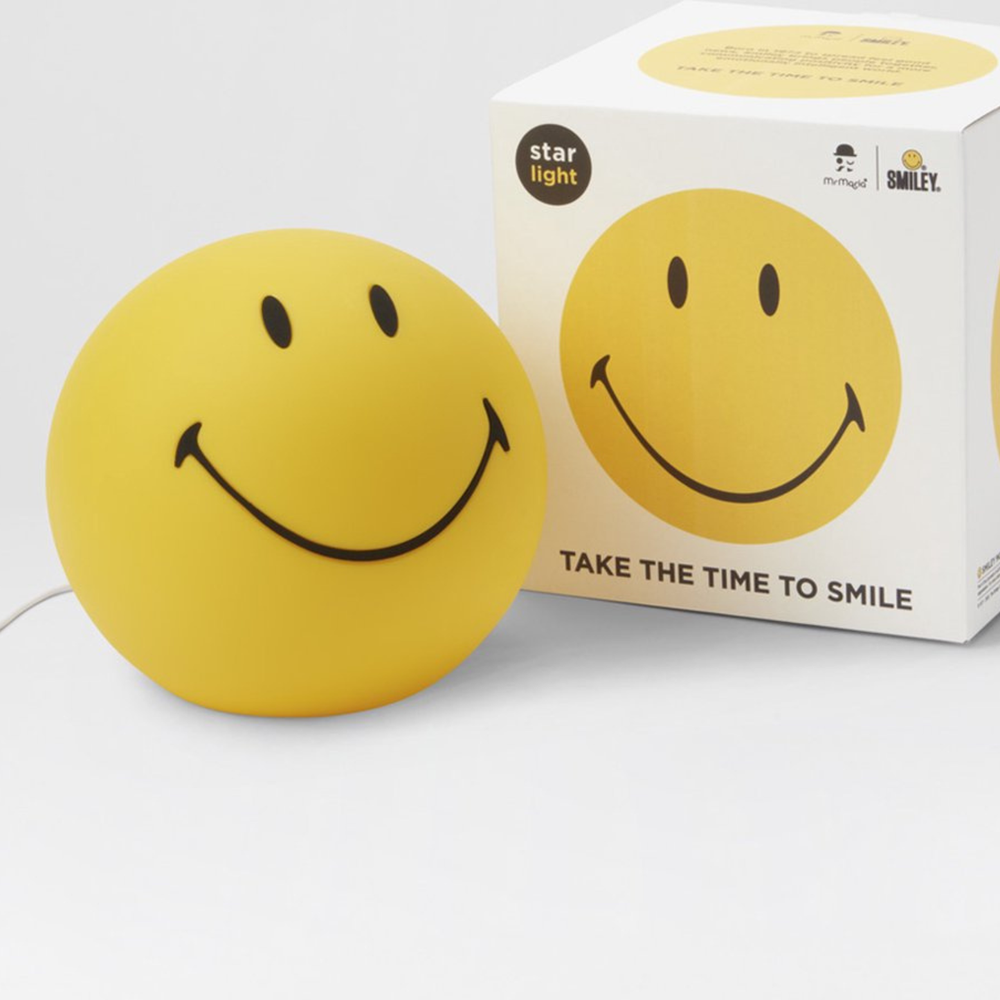 Mr. Maria Smiley Star light lamp net verpakking op achtergrond