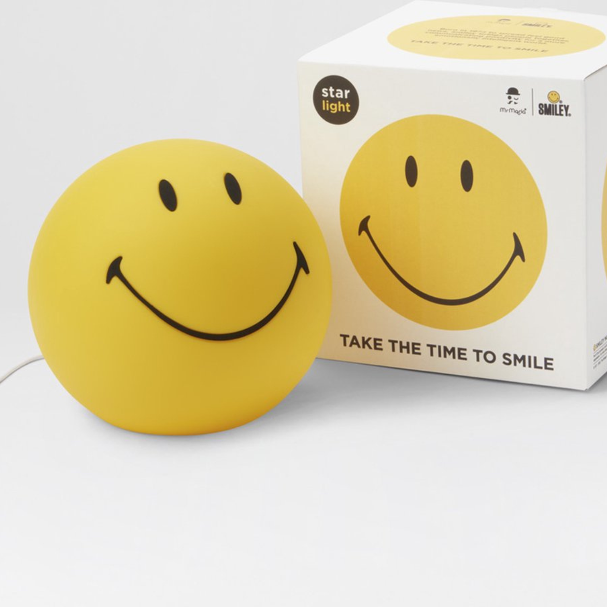 Mr. Maria Smiley Star light lamp net verpakking op achtergrond