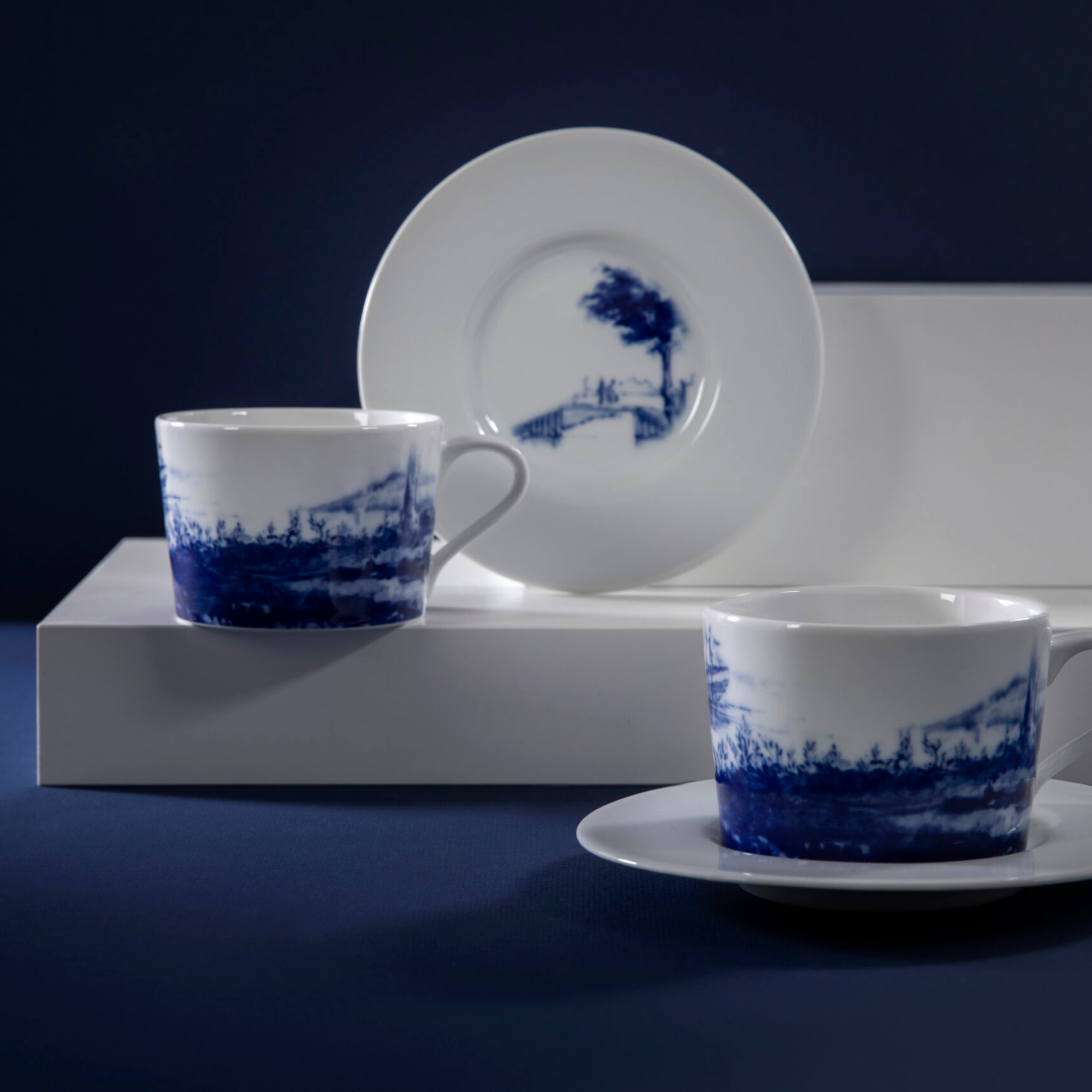 Royal Delft Dutch Dawn Thee of Cappuccino kop met schotel sfeerfoto