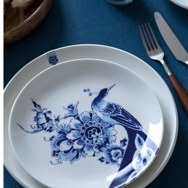 Royal Delft Peacock Symphony Dessertbord coupe – Delfts Blauw Servies – 21,5 cm sfeerfoto