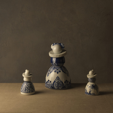 Royal Delft Proud Mary 01 Flower Peacocks sfeerbeeld