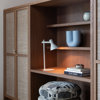 it's about RoMi Tafellamp Stavanger. lichtgrijs sfeer