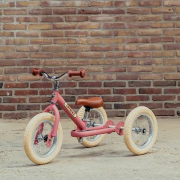 Trybike steel 2-in-1 loopfiets mat roze sfeerfoto