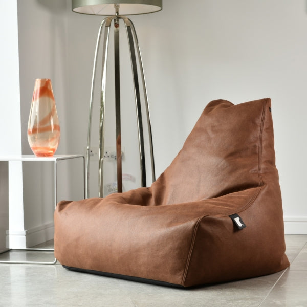 Extreme Lounging zitzak b-bag mighty-b - Luxury - Kastanje onder lamp