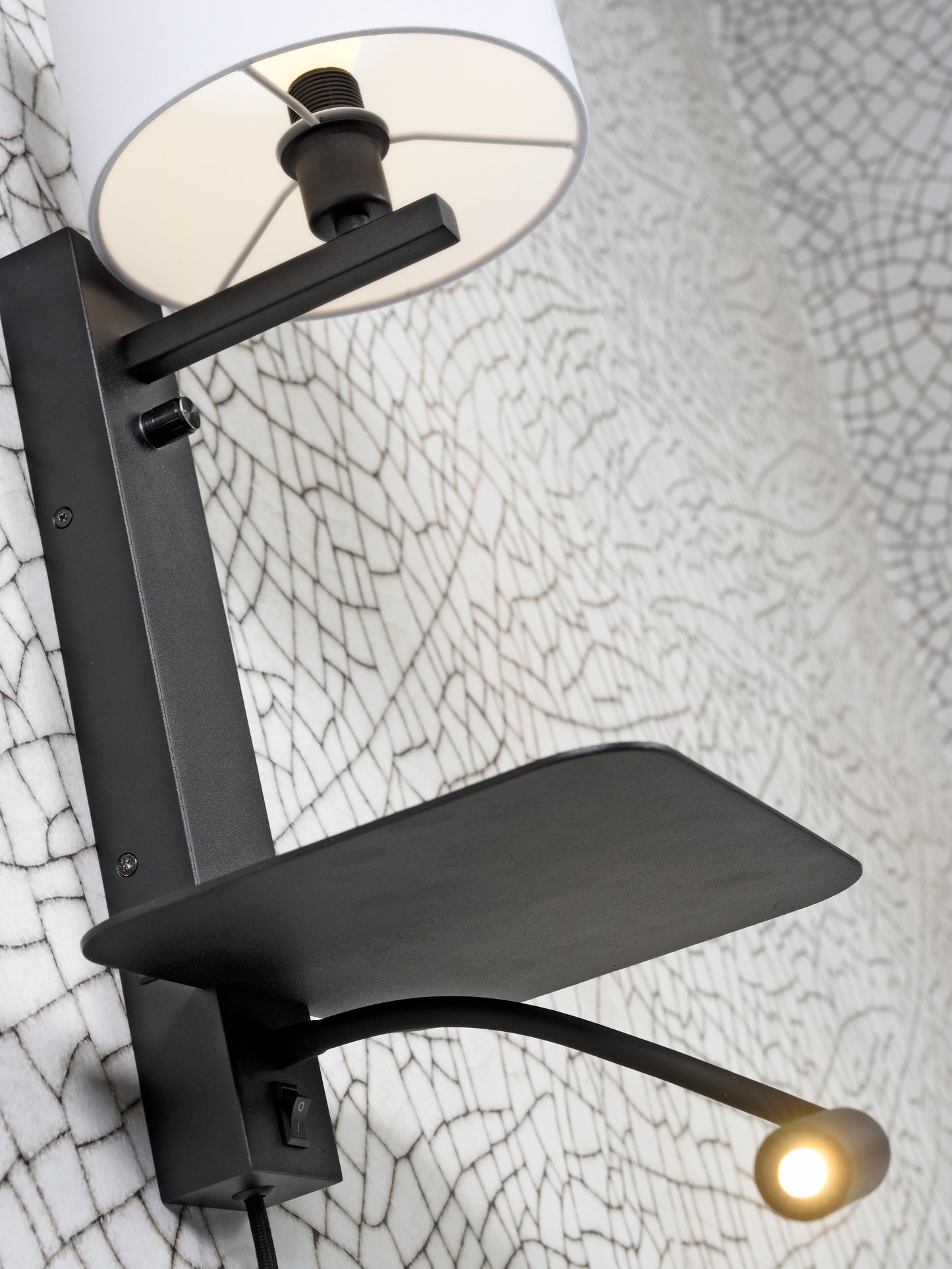 It's About Romi Wandleuchte Eisen Florence H.52cm Regal+USB+Leselampe 15000Std./Schirm 18x15cm inkl. Dimmer, d.linen