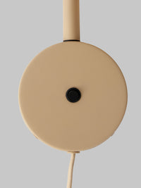 Es geht um die RoMi Bilbao Wandleuchte. Beige