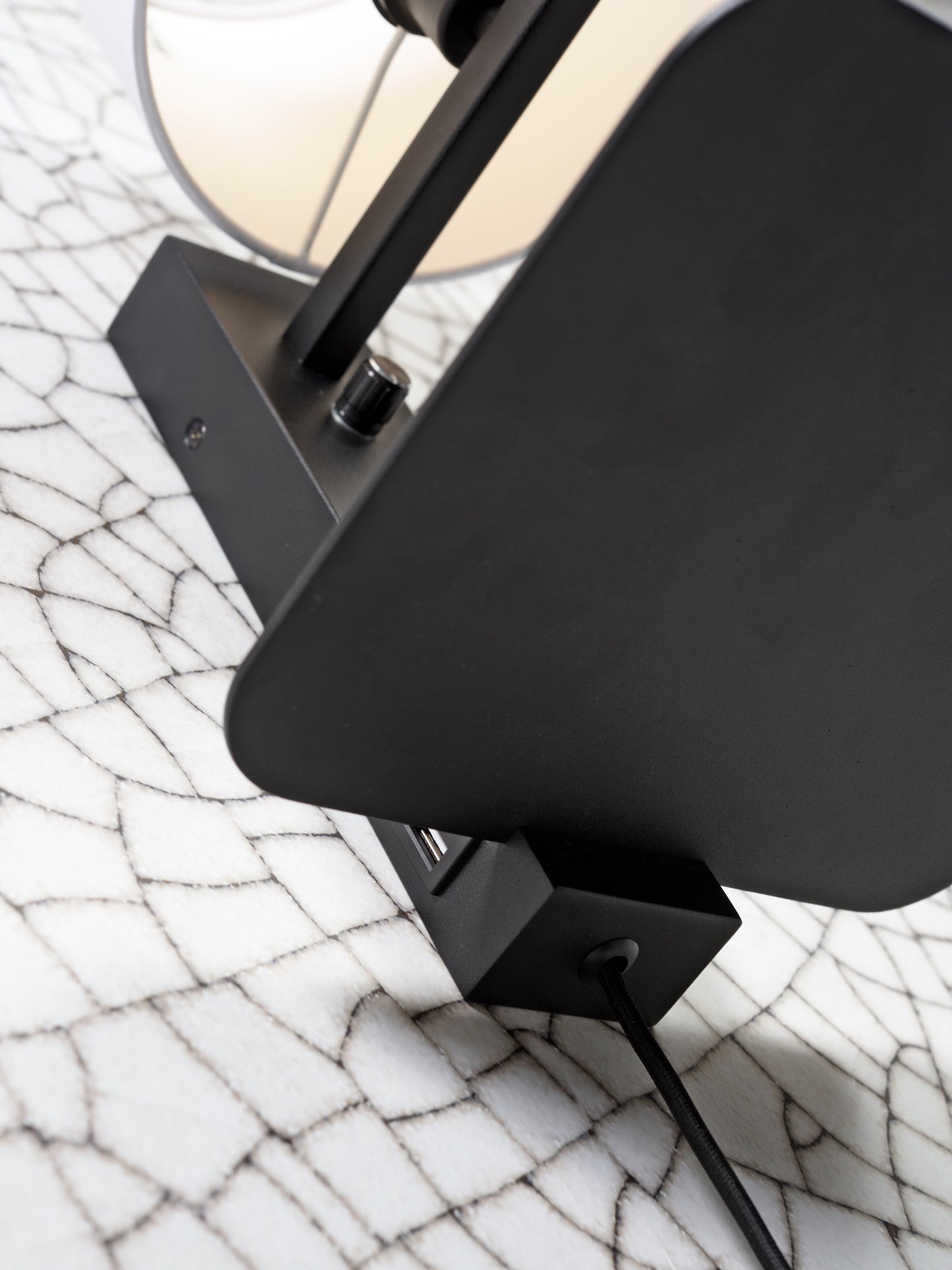 It's About Romi Wandleuchte Eisen Florence E14 m. Ablage + USB H.42cm inkl. Dimmer/Schirm 18x15cm, T. Leinen