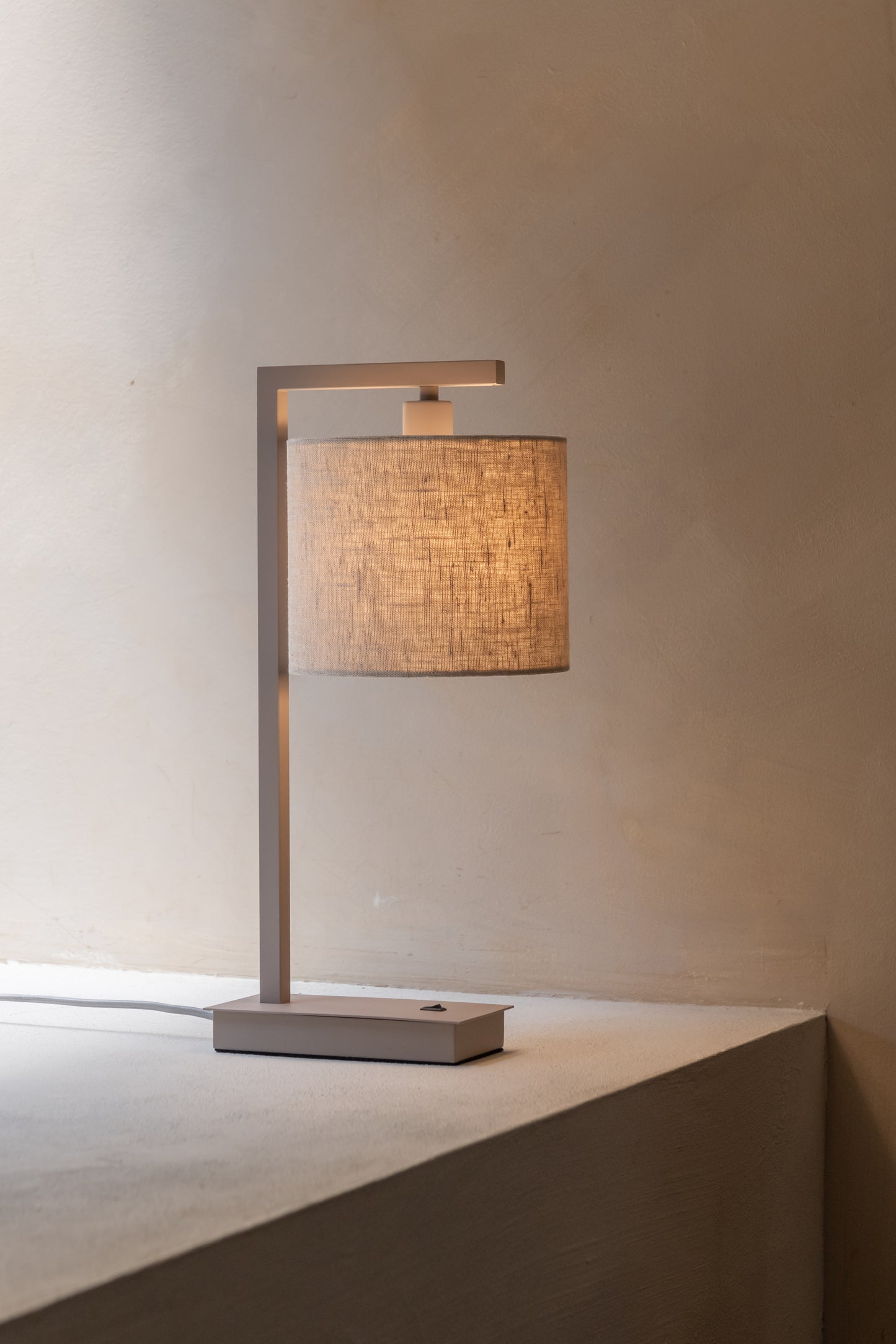 it's about RoMi Tischleuchte Boston sand/Schirm 1815 Leinen hell