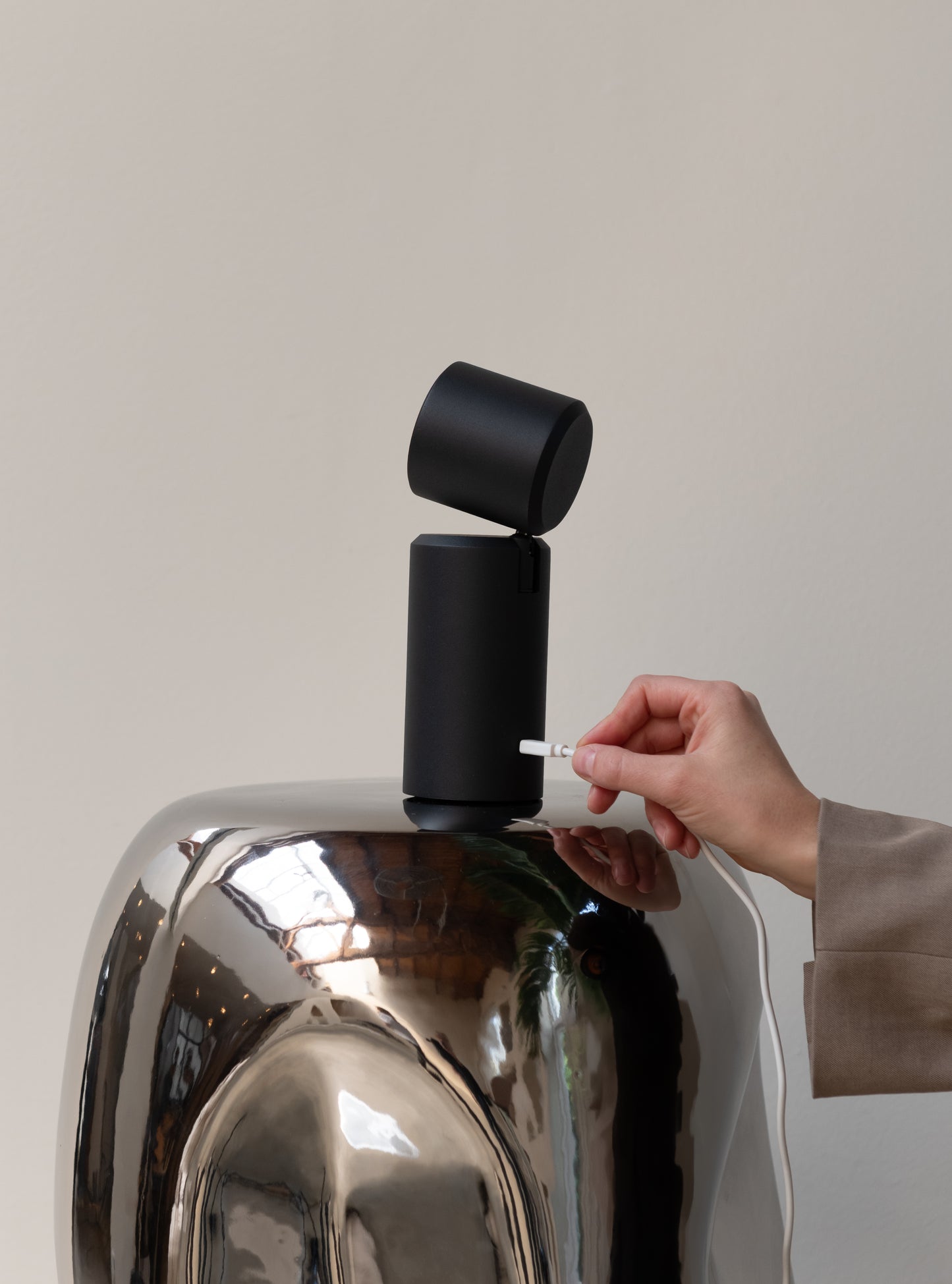 it's about RoMi Tisch-/Wandleuchte Milan schwarz wiederaufladbar